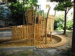 Sitzkreisel mit Spielpodesten