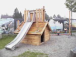 Seitenansicht Spielhaus Wetterstein
