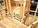Aufstieg über Holzgestrüpp
